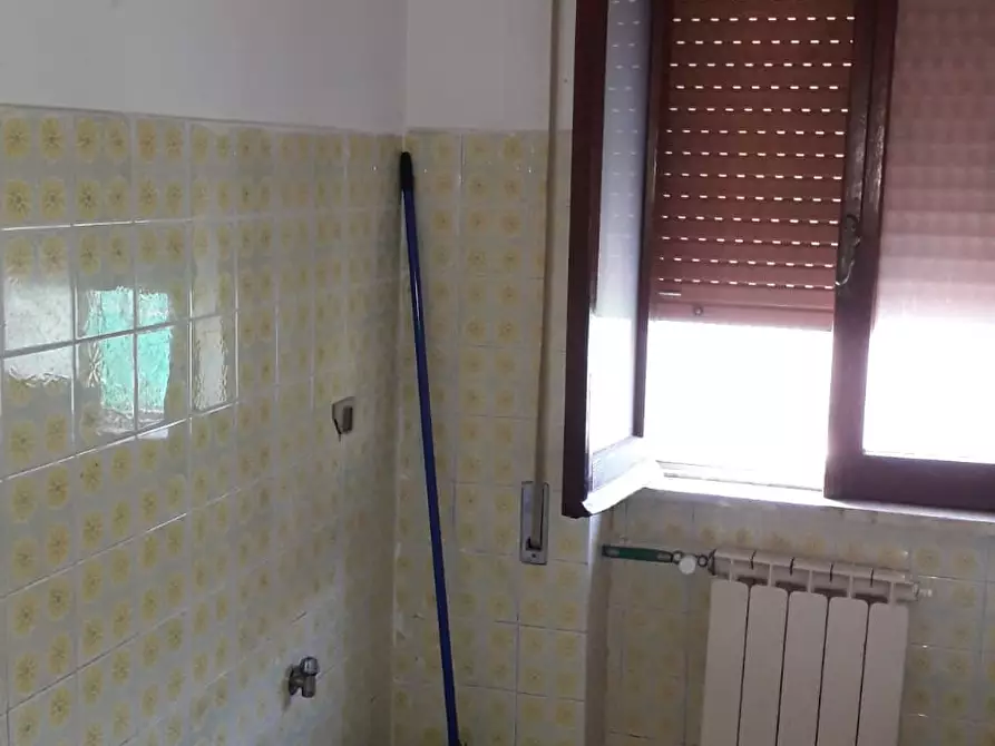 Immagine 13 di Appartamento in vendita  in Via Recanati a Pomezia