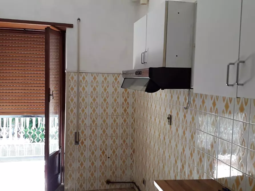 Immagine 17 di Appartamento in vendita  in Via Recanati a Pomezia