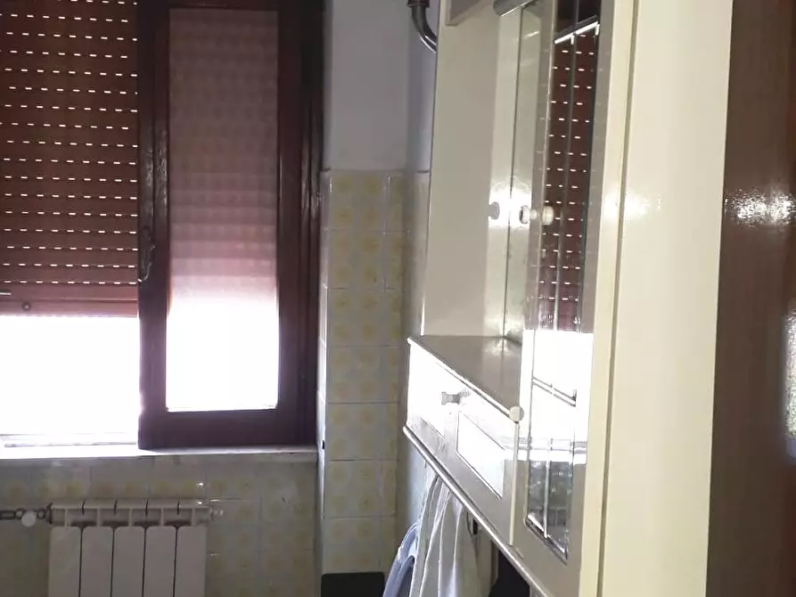 Immagine 15 di Appartamento in vendita  in Via Recanati a Pomezia