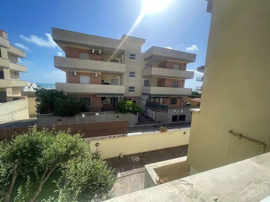 Immagine 3 di Appartamento in vendita  in Via Cagliari a Ardea