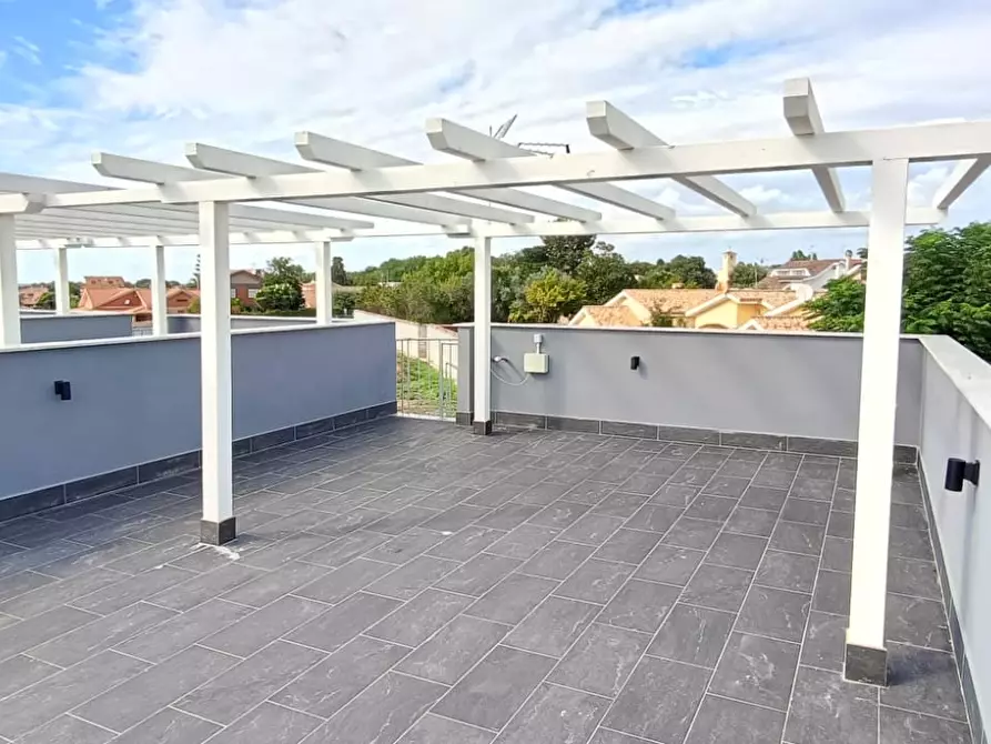 Immagine 1 di Appartamento in vendita  in via lecce a Ardea