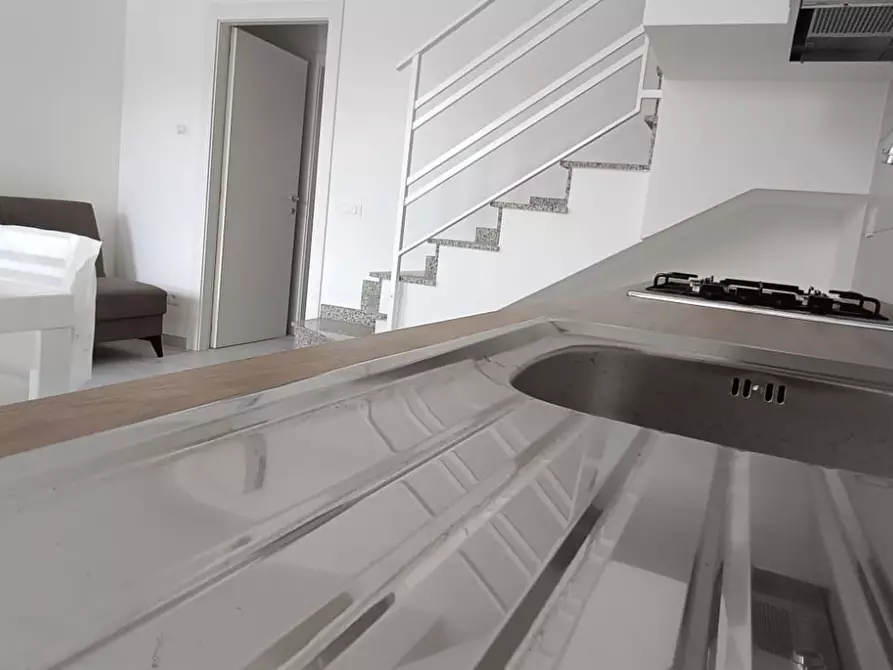 Immagine 18 di Appartamento in vendita  in via lecce a Ardea