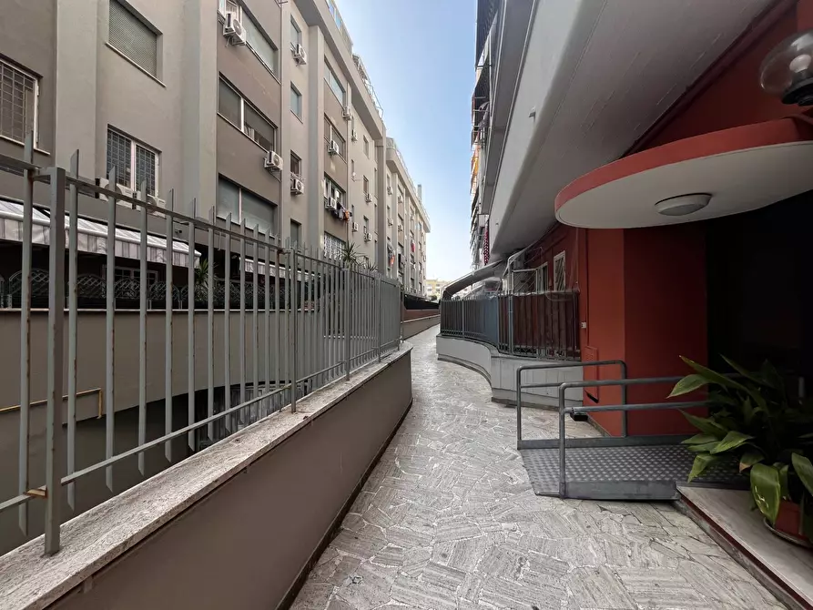 Immagine 6 di Appartamento in vendita  in via delle azzorre 437 a Roma
