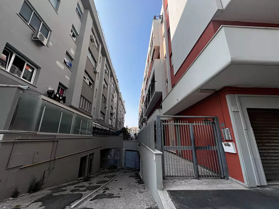Immagine 8 di Appartamento in vendita  in via delle azzorre 437 a Roma
