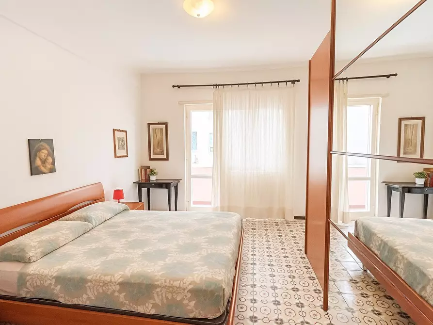 Immagine 2 di Appartamento in vendita  in via delle azzorre 437 a Roma