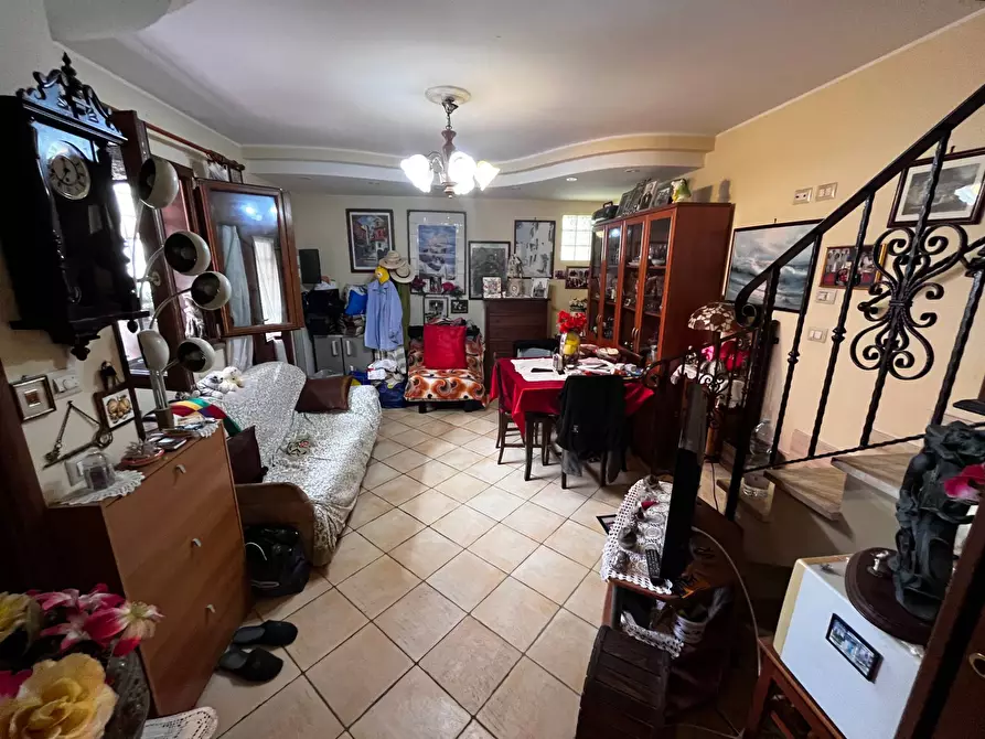 Immagine 16 di Casa semindipendente in vendita  in via Svezia a Pomezia