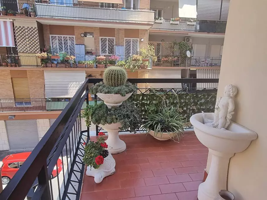 Immagine 2 di Appartamento in vendita  in Via Delle Sirene 19 a Roma