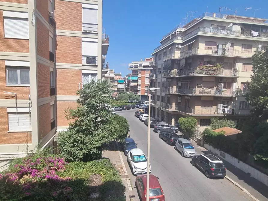 Immagine 39 di Appartamento in vendita  in Via Delle Sirene 19 a Roma