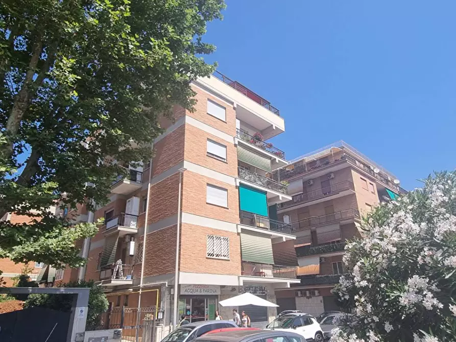 Immagine 4 di Appartamento in vendita  in Via Delle Sirene 19 a Roma