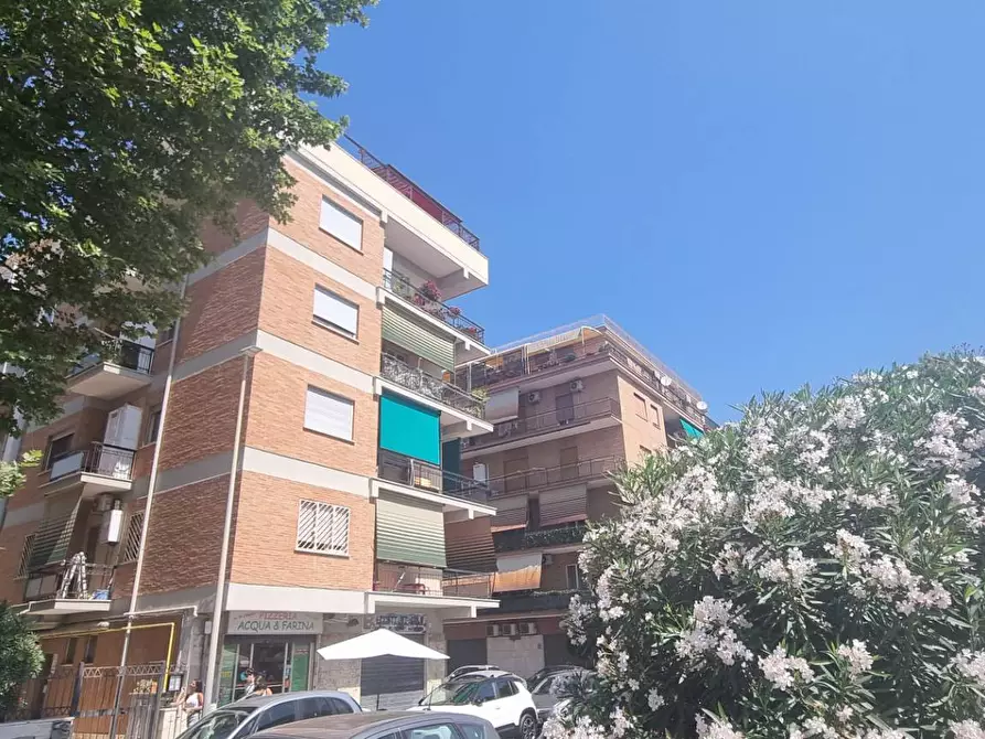 Immagine 43 di Appartamento in vendita  in Via Delle Sirene 19 a Roma