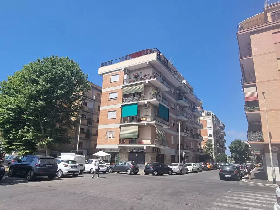 Immagine 1 di Appartamento in vendita  in Via Delle Sirene 19 a Roma