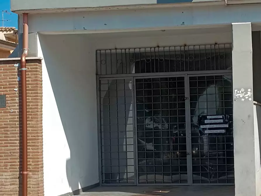 Immagine 3 di Negozio in affitto  in Via Torvaianica ALta a Pomezia