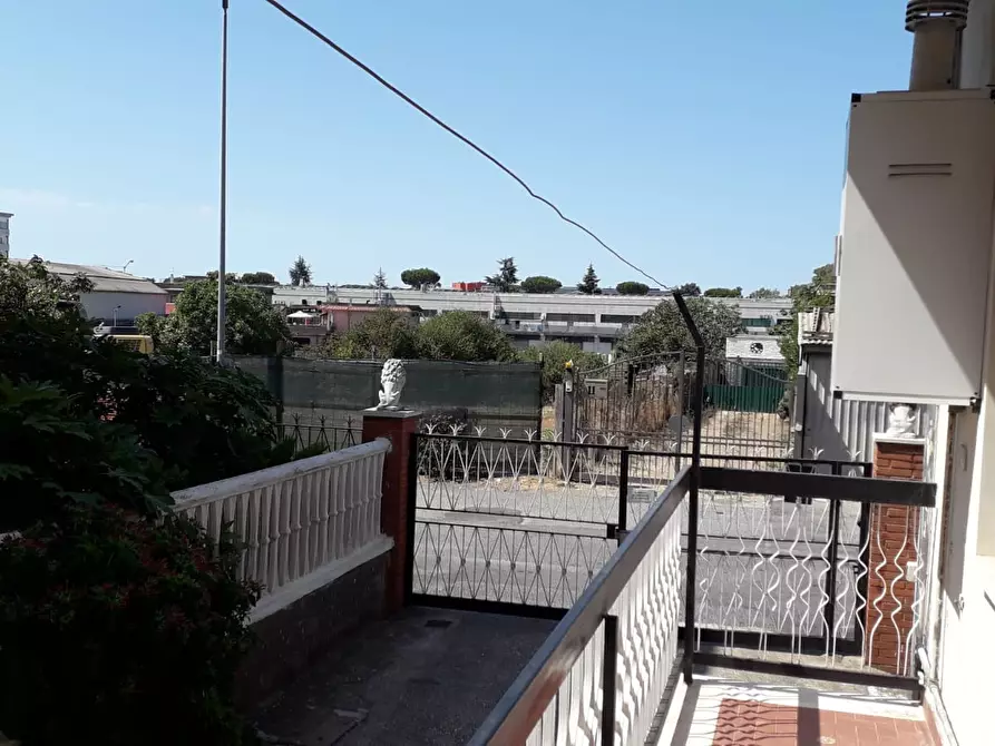 Immagine 1 di Appartamento in vendita  in Via Recanati a Pomezia