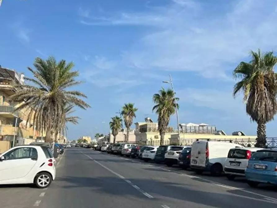 Immagine 1 di Appartamento in vendita  in Via Antonio Forni a Roma