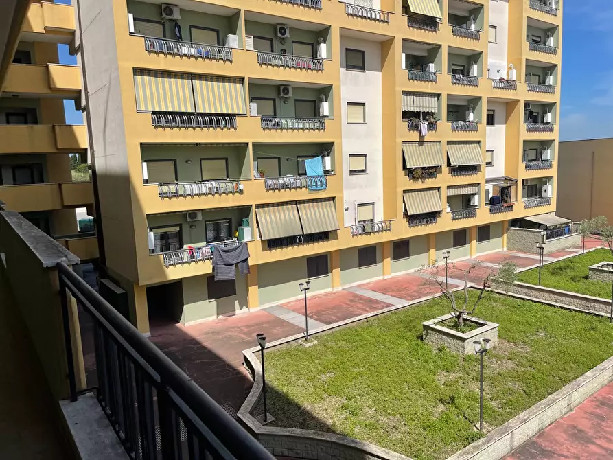 Immagine 1 di Appartamento in vendita  in via Carlo Poma a Pomezia