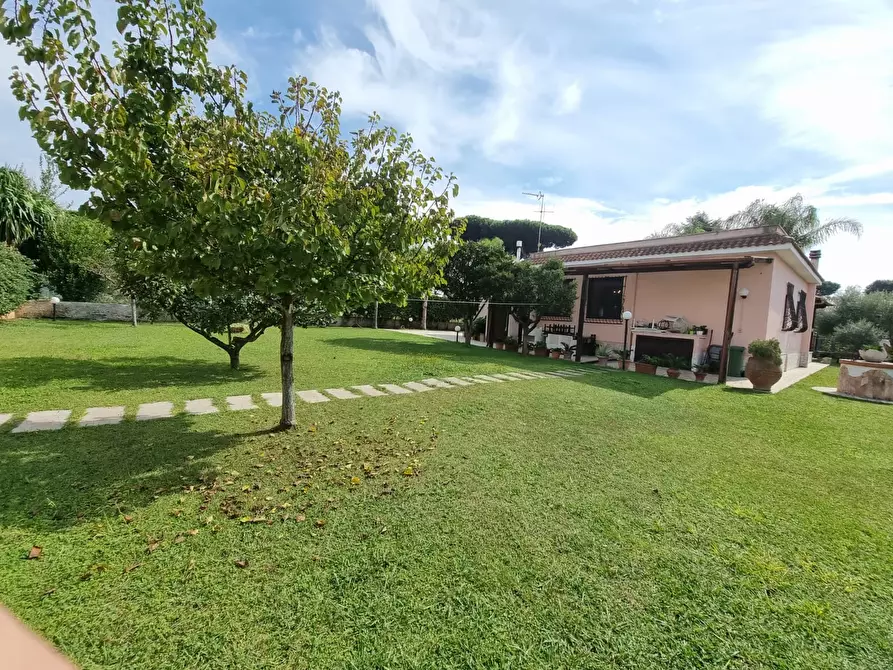 Immagine 3 di Villa in vendita  in Via Orsa Maggiore a Ardea