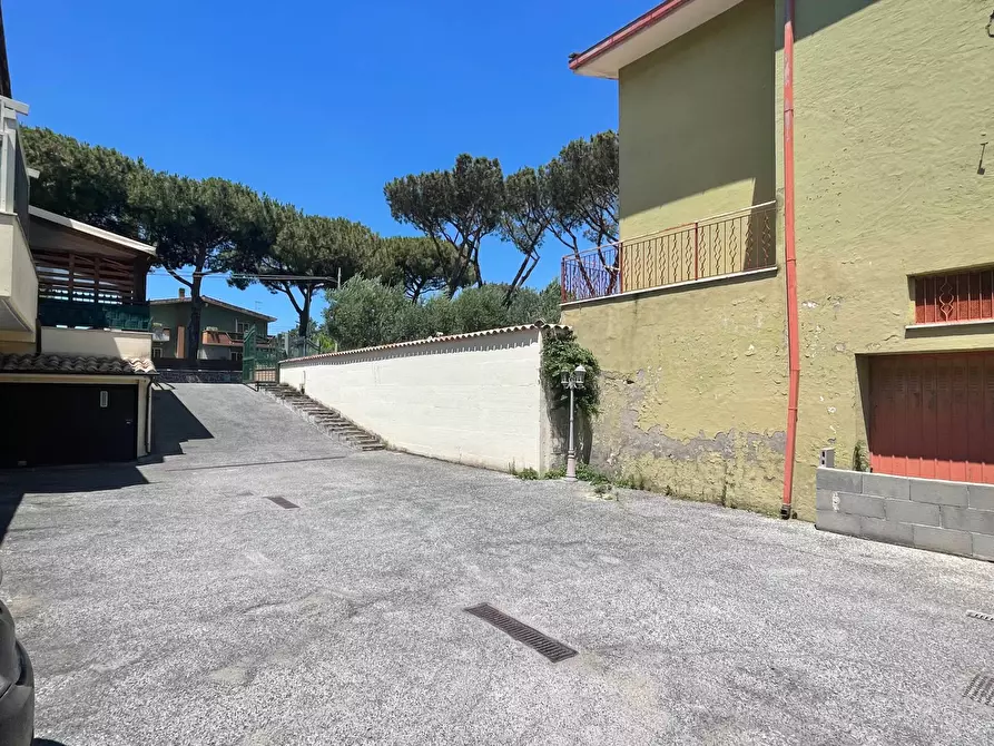 Immagine 21 di Villetta a schiera in vendita  in Via Moschiano a Roma