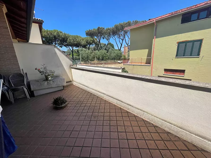 Immagine 10 di Villetta a schiera in vendita  in Via Moschiano a Roma