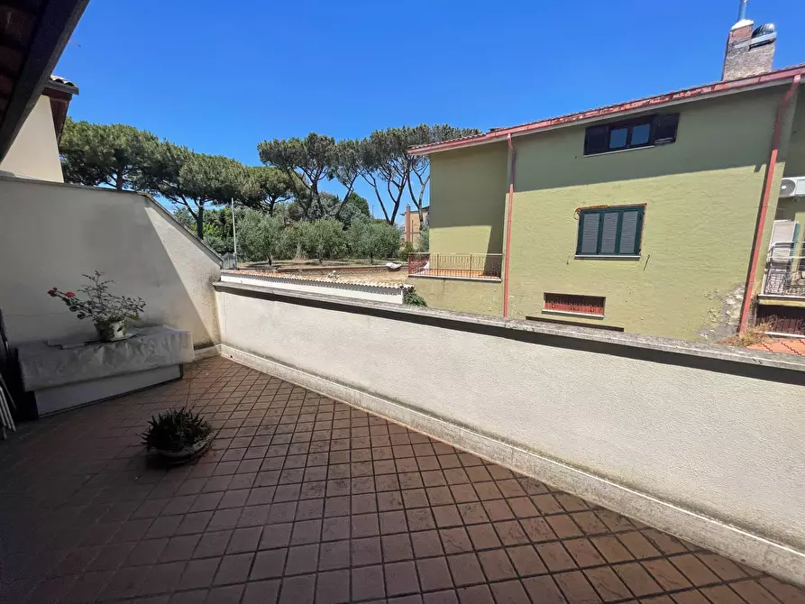 Immagine 12 di Villetta a schiera in vendita  in Via Moschiano a Roma