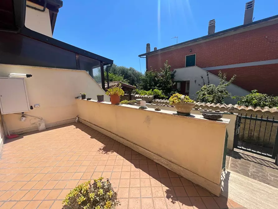 Immagine 4 di Villetta a schiera in vendita  in Via Moschiano a Roma