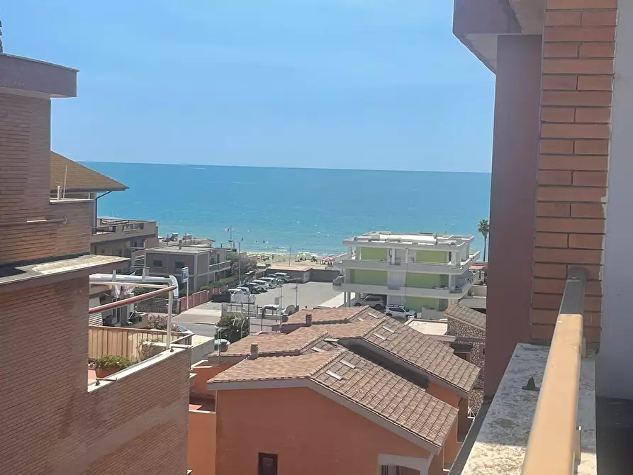 Immagine 3 di Attico in vendita  in Via Olanda a Pomezia