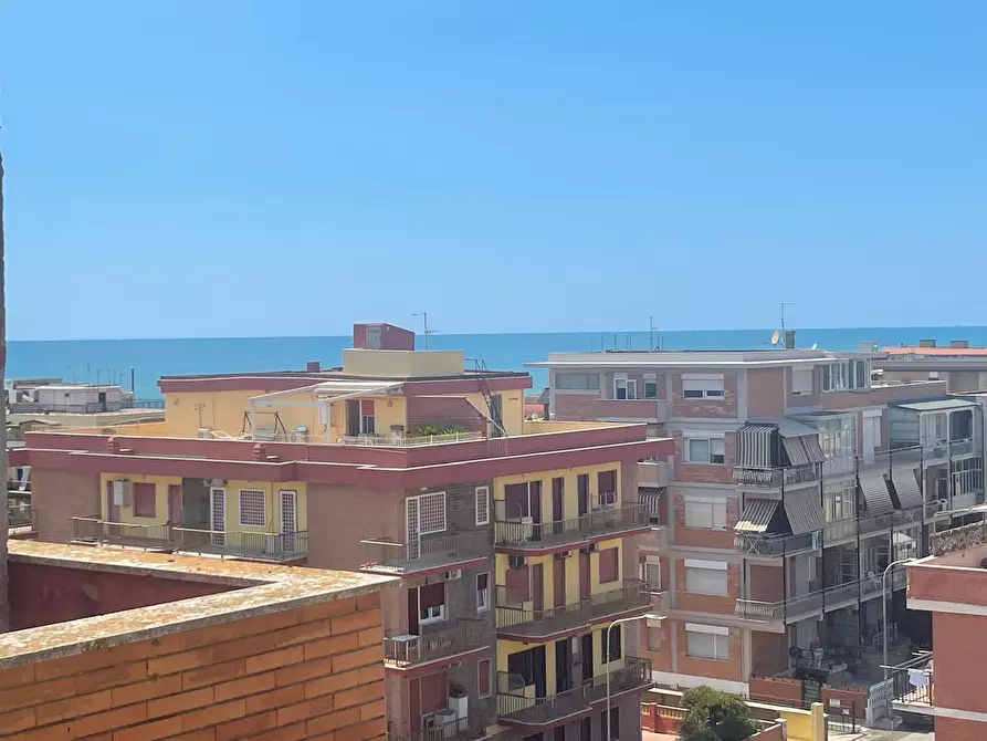 Immagine 12 di Attico in vendita  in Via Olanda a Pomezia