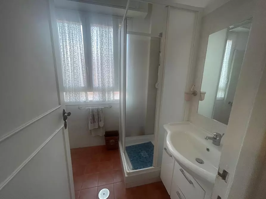 Immagine 27 di Attico in vendita  in Via Olanda a Pomezia