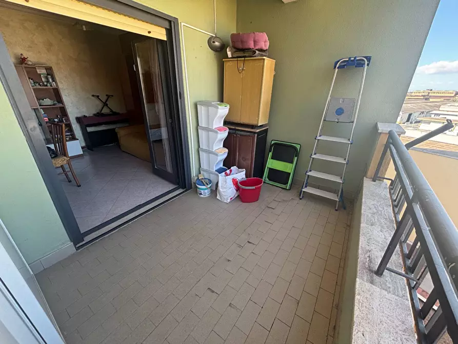 Immagine 6 di Appartamento in vendita  in Via Carlo Poma a Pomezia
