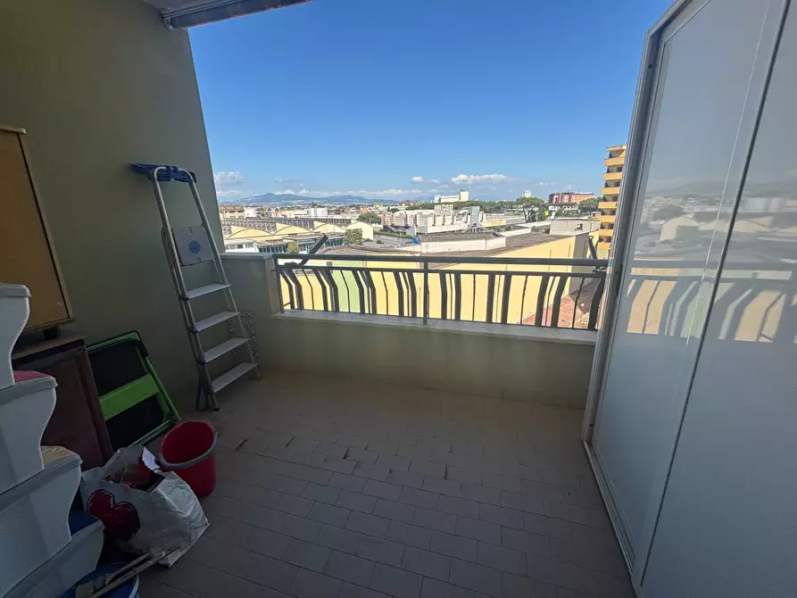 Immagine 5 di Appartamento in vendita  in Via Carlo Poma a Pomezia