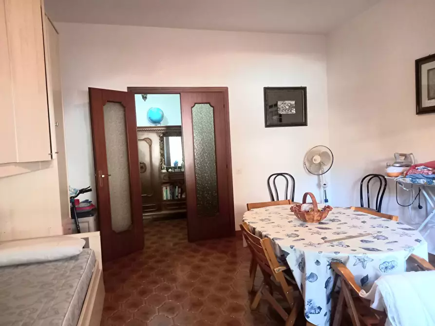 Immagine 3 di Appartamento in vendita  in Via Colonia a Pomezia