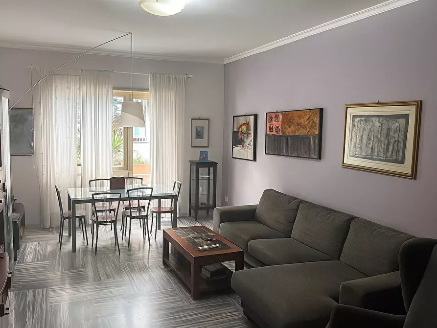 Immagine 3 di Appartamento in vendita  in via delle azzorre 437 a Roma
