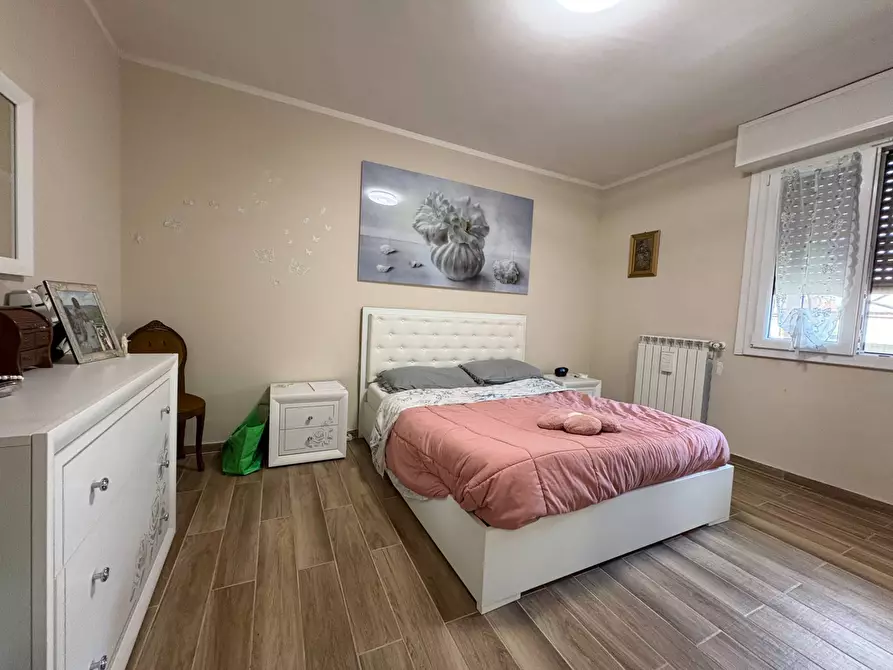 Immagine 4 di Appartamento in vendita  in Via Cicerone a Pomezia