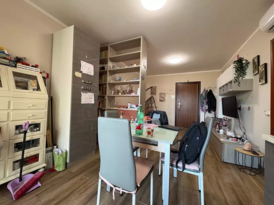 Immagine 3 di Appartamento in vendita  in Via Cicerone a Pomezia