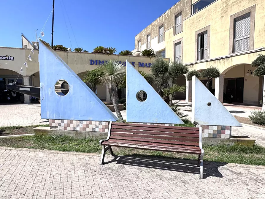 Immagine 2 di Attività commerciale in affitto  in Via Lungomare Duca degli Abruzzi 85 a Roma