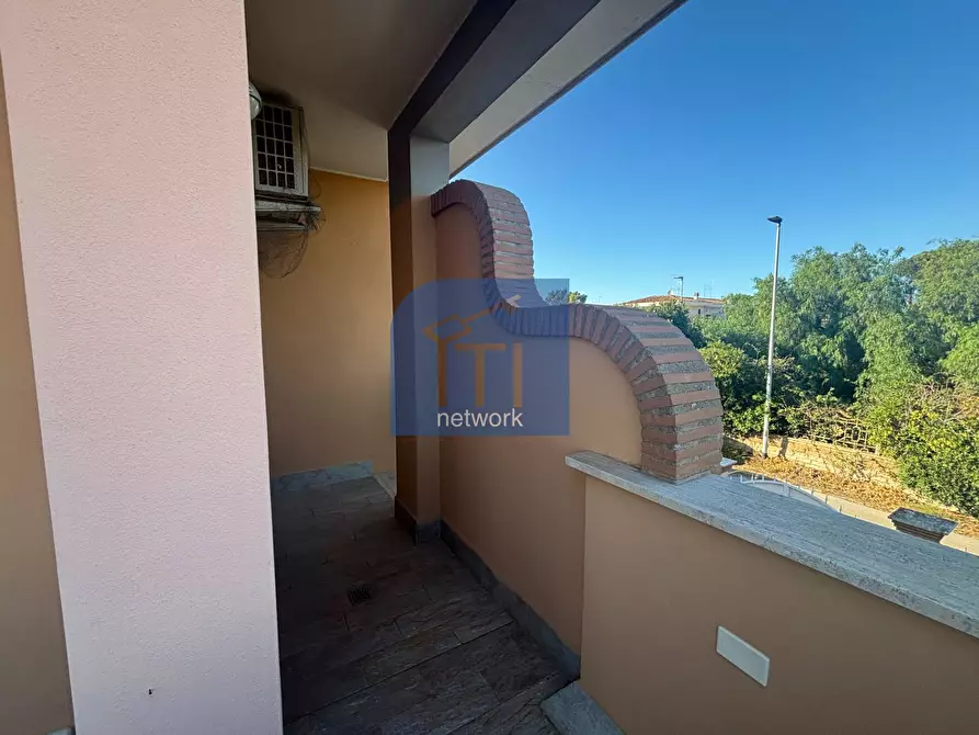 Immagine 2 di Villetta a schiera in vendita  in Via delle Begonie a Pomezia