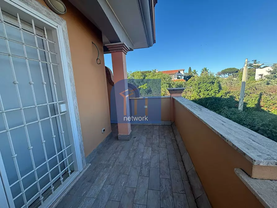 Immagine 19 di Villetta a schiera in vendita  in Via delle Begonie a Pomezia