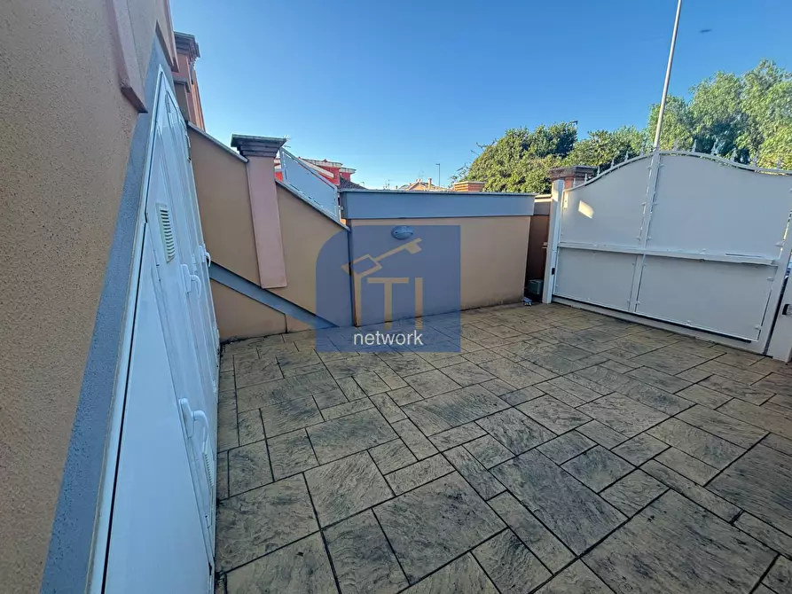 Immagine 21 di Villetta a schiera in vendita  in Via delle Begonie a Pomezia