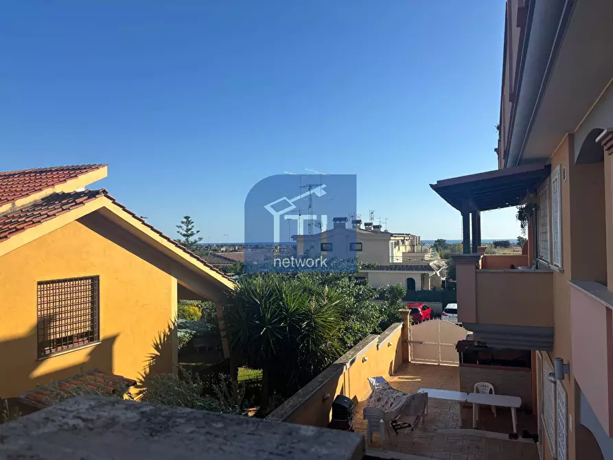 Immagine 15 di Villetta a schiera in vendita  in Via delle Begonie a Pomezia