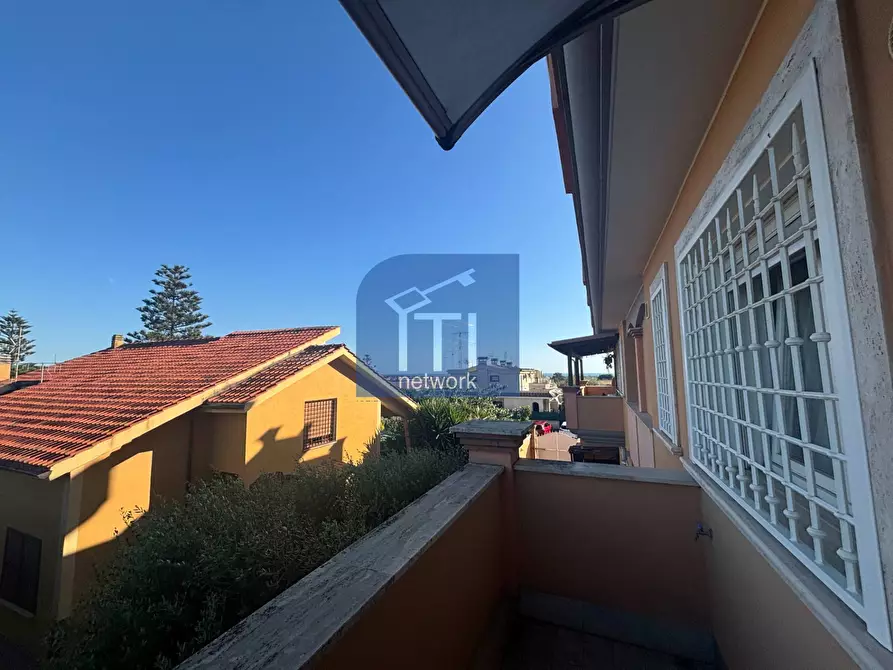 Immagine 1 di Villetta a schiera in vendita  in Via delle Begonie a Pomezia