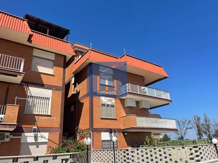 Immagine 26 di Attico in vendita  in Via Svezia a Pomezia