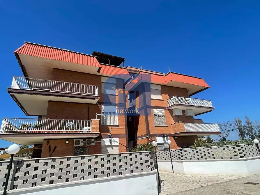 Immagine 27 di Attico in vendita  in Via Svezia a Pomezia