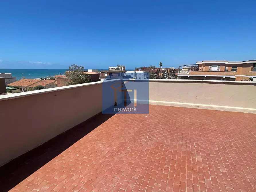 Immagine 7 di Attico in vendita  in Via Svezia a Pomezia