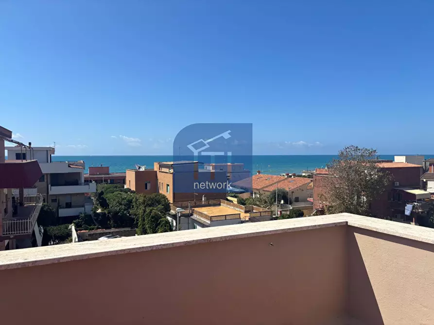 Immagine 2 di Attico in vendita  in Via Svezia a Pomezia