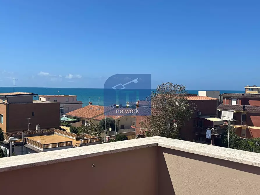 Immagine 3 di Attico in vendita  in Via Svezia a Pomezia