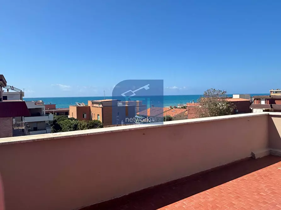 Immagine 4 di Attico in vendita  in Via Svezia a Pomezia