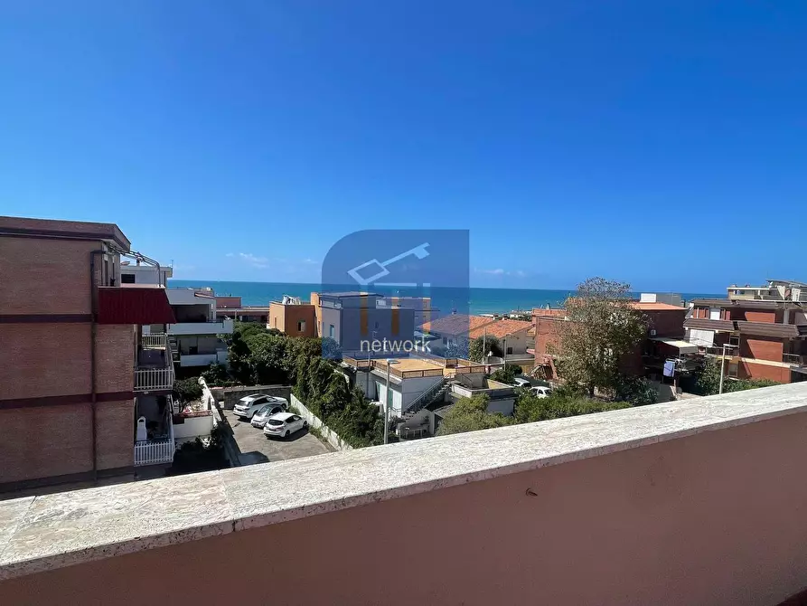 Immagine 5 di Attico in vendita  in Via Svezia a Pomezia