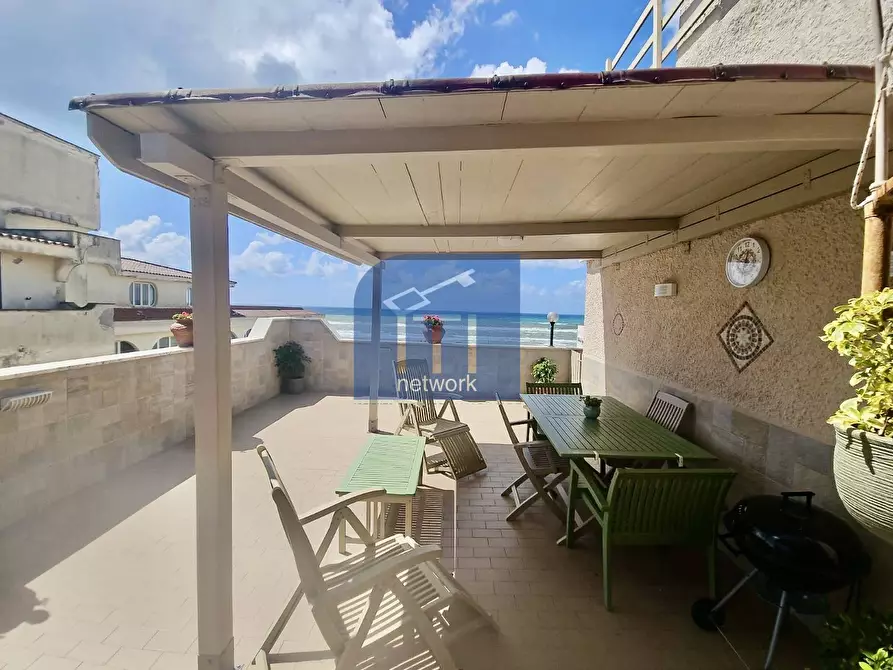 Immagine 10 di Attico in vendita  in VIA SVEZIA a Pomezia