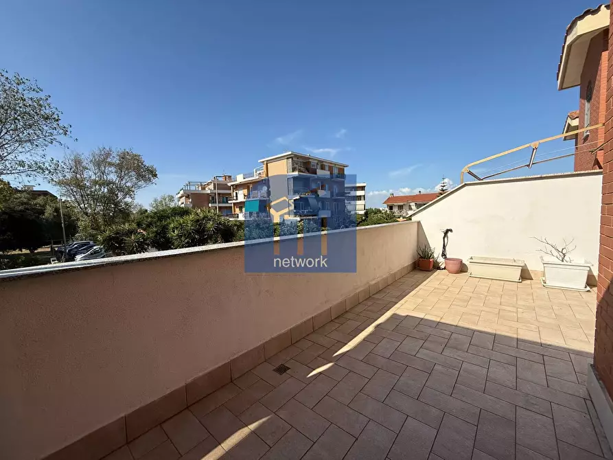 Immagine 34 di Villa in vendita  in via rumenia a Pomezia