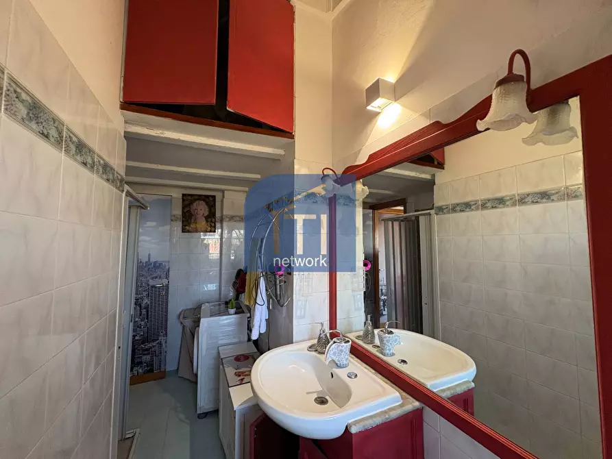 Immagine 17 di Appartamento in vendita  in Via Ischia a Ardea