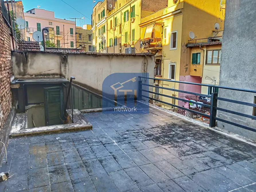 Immagine 27 di Negozio in vendita  in Via Perugia 19 a Roma